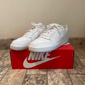 WHITE NIKE SHOES MEN.